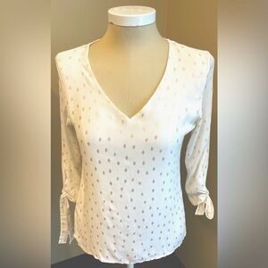 Punto Roma 3/4 length sleeve vneck cream and gold blouse women’s size Small